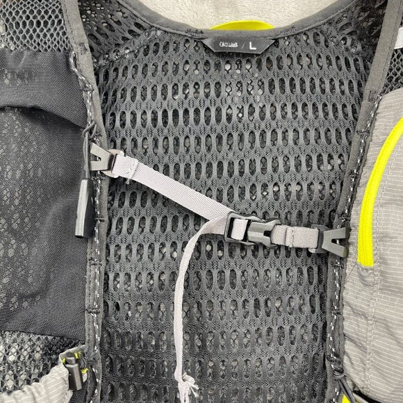 CamelBak Men's Black and Gray Hydration Vest - Picture 4 of 16